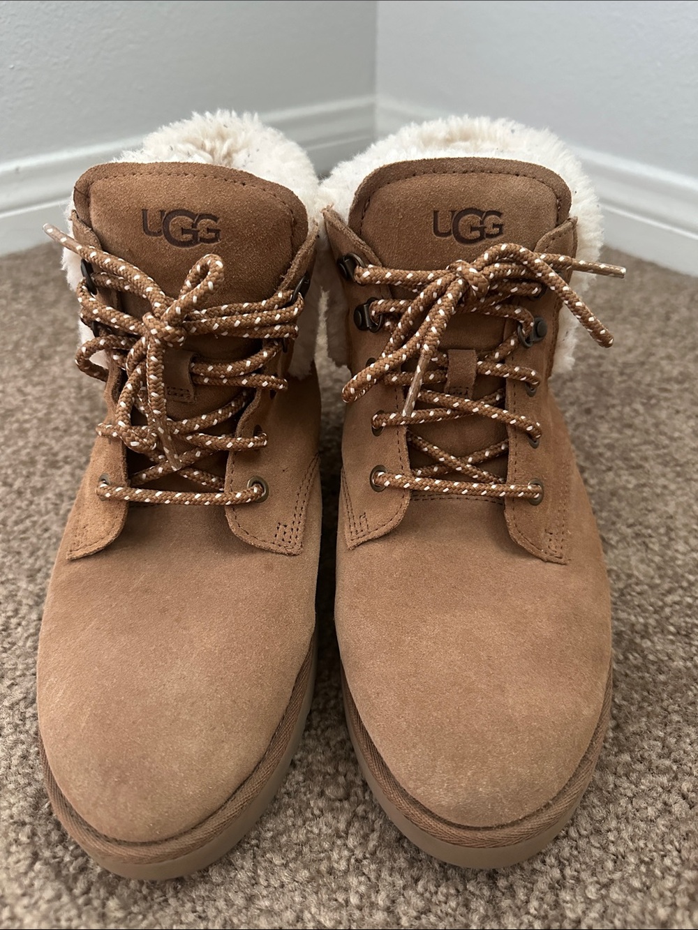 UGG Women's Chestnut Suede Lace-Up Shearling Collar Boots SZ 7.5